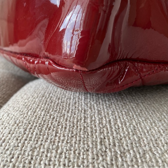 CHANEL red patent leather quilted bag - Picture 8 of 16